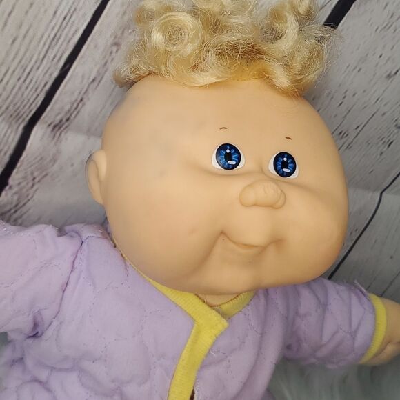 Vintage 1983 Cabbage Patch Blonde Blue Eyes Preemie Plush Doll With Clothes - Picture 4 of 17